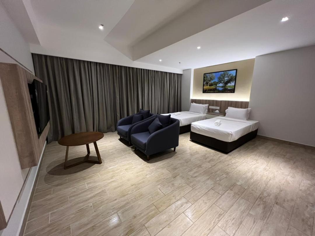 Amverton Cove Golf & Island Resort Banting  Esterno foto