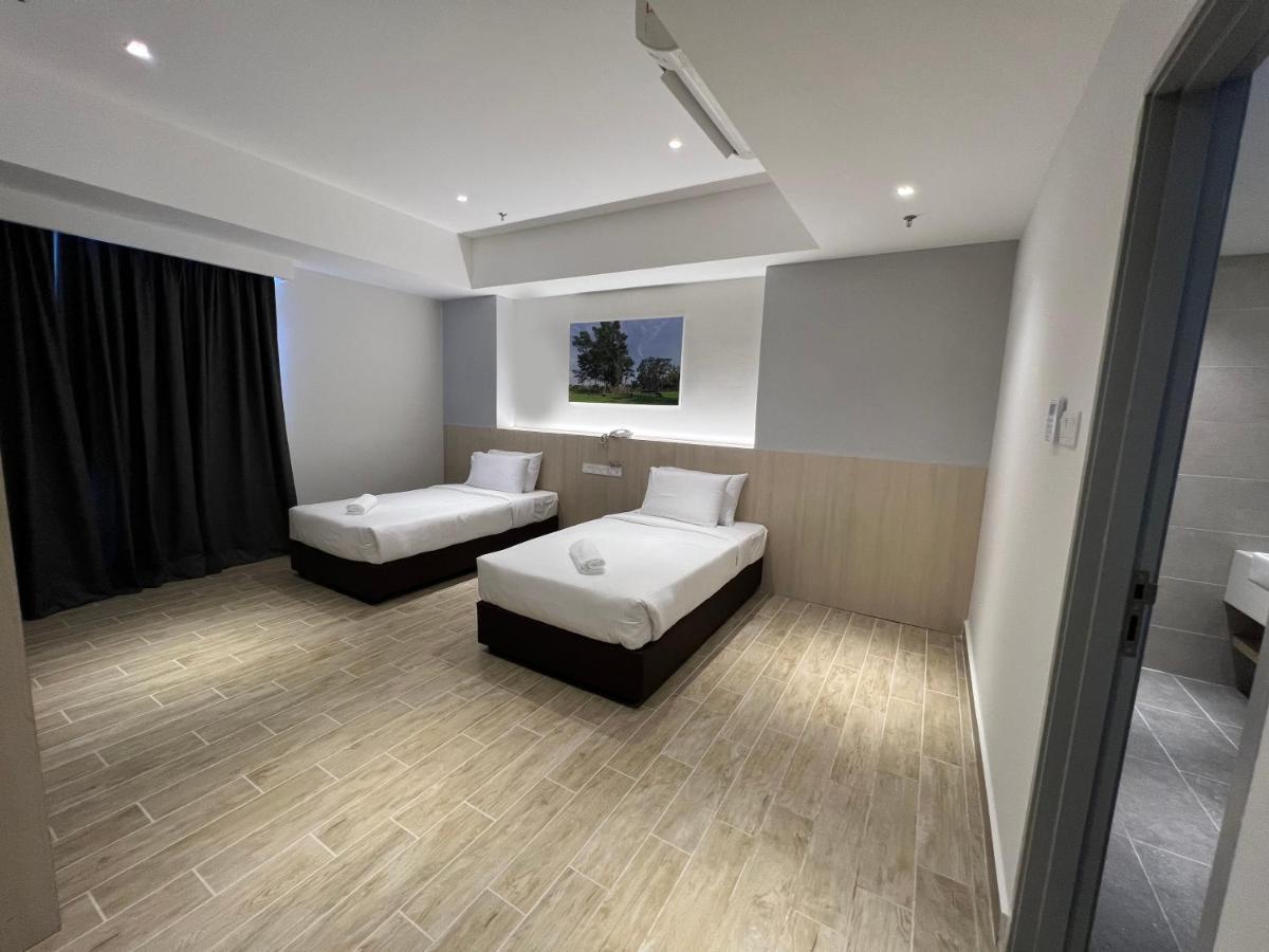 Amverton Cove Golf & Island Resort Banting  Esterno foto