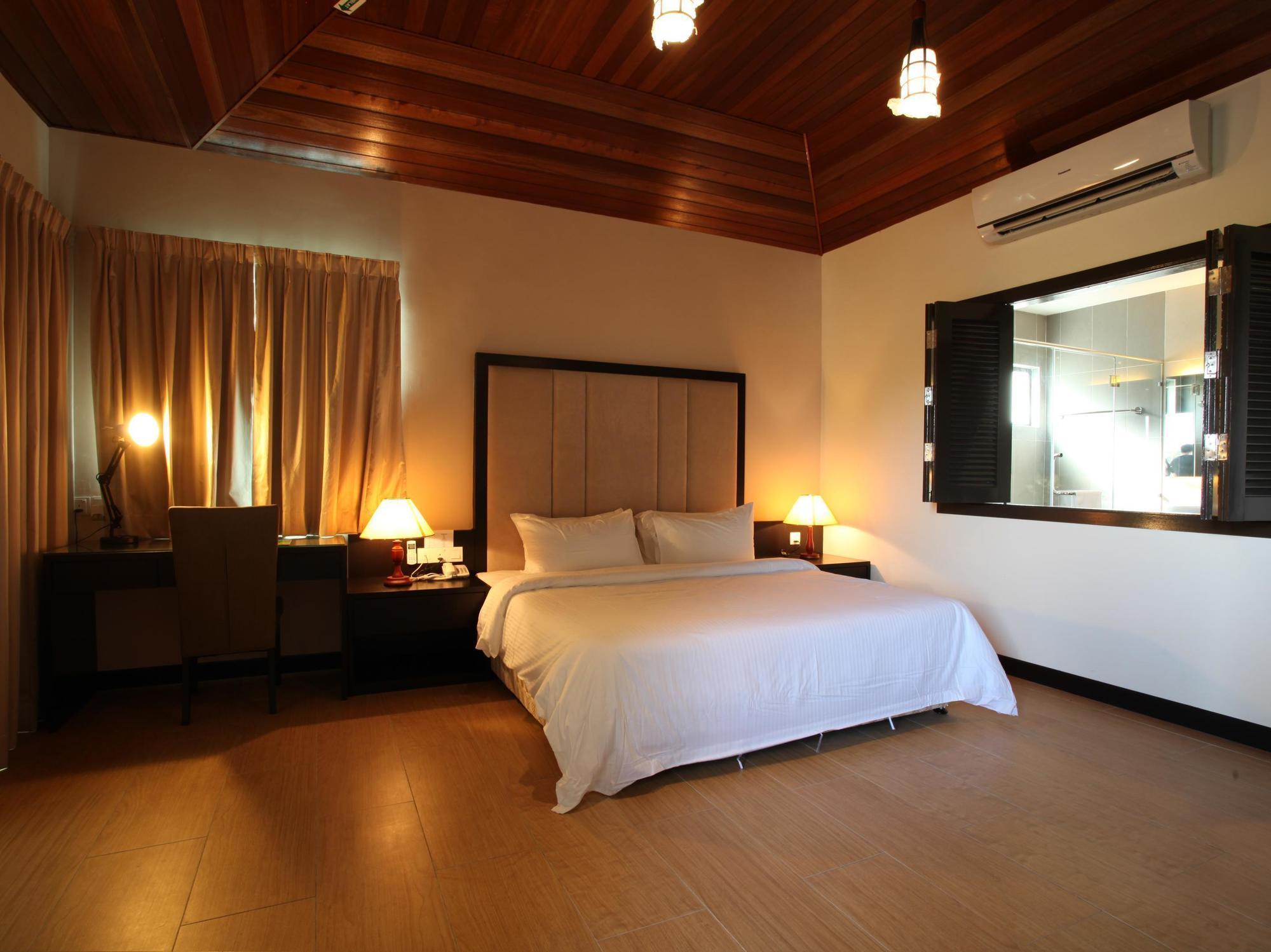 Amverton Cove Golf & Island Resort Banting  Esterno foto