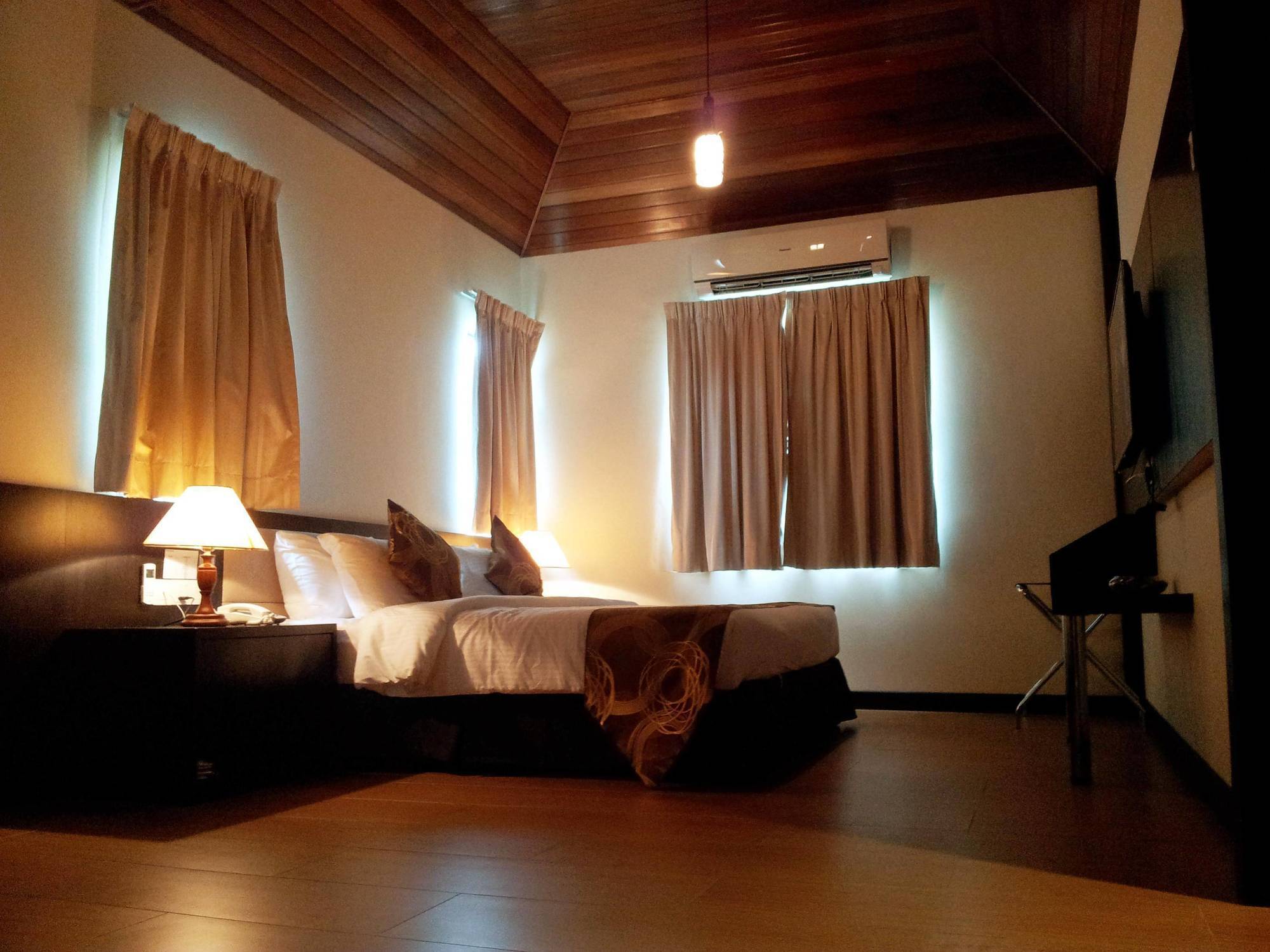 Amverton Cove Golf & Island Resort Banting  Esterno foto